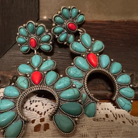 Western Silver Tone Turquoise Earrings - Picture 2 of 4